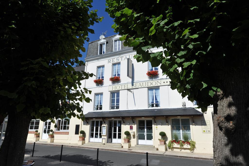 Logis Hotel Beaudon Pierrefonds Exterior photo